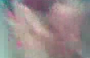 太ったロシアの女性は、ソラリウムで隠されたカメラの前で裸を誇示します。 女性 用 無料 アダルト 動画